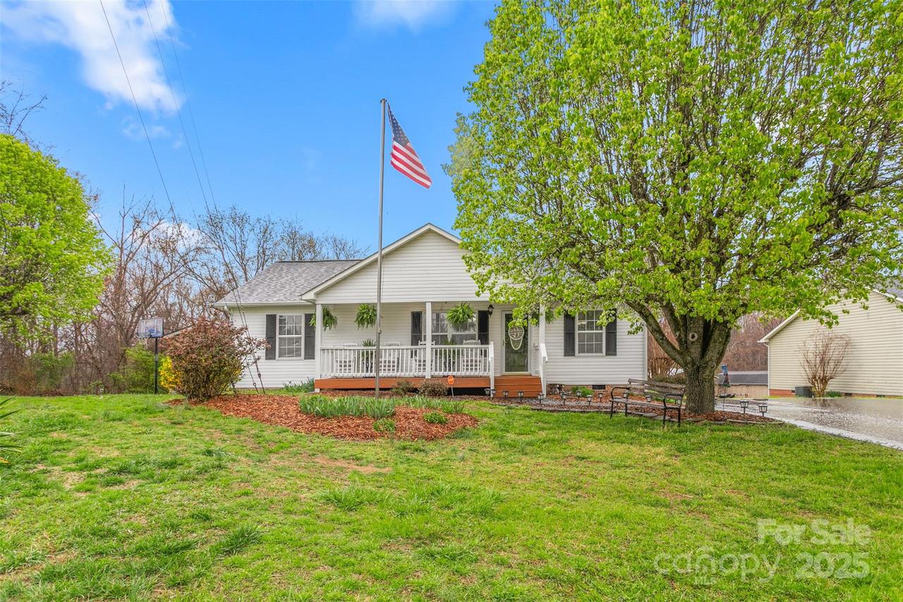 1027 Ball Park Rd. #6, Thomasville, NC 27360