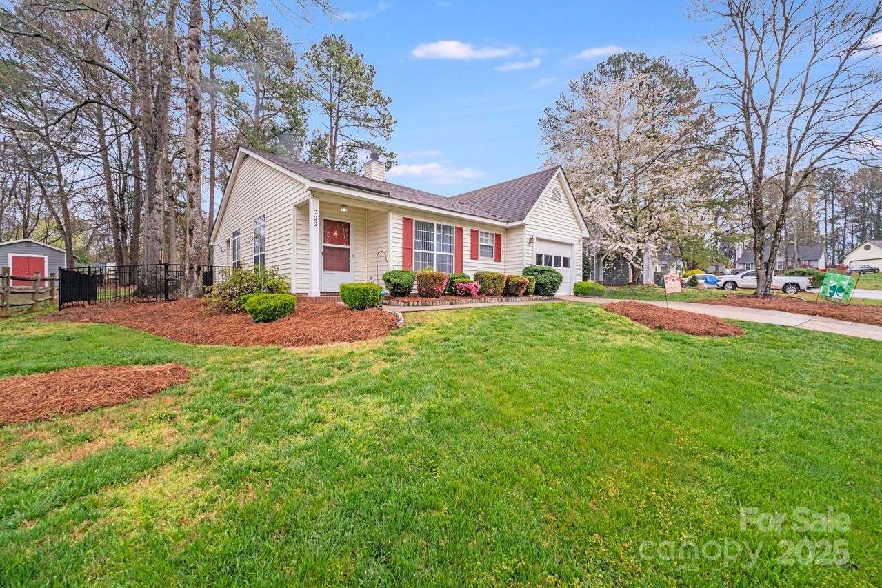 722 Foxborough Rd., Charlotte, NC 28213