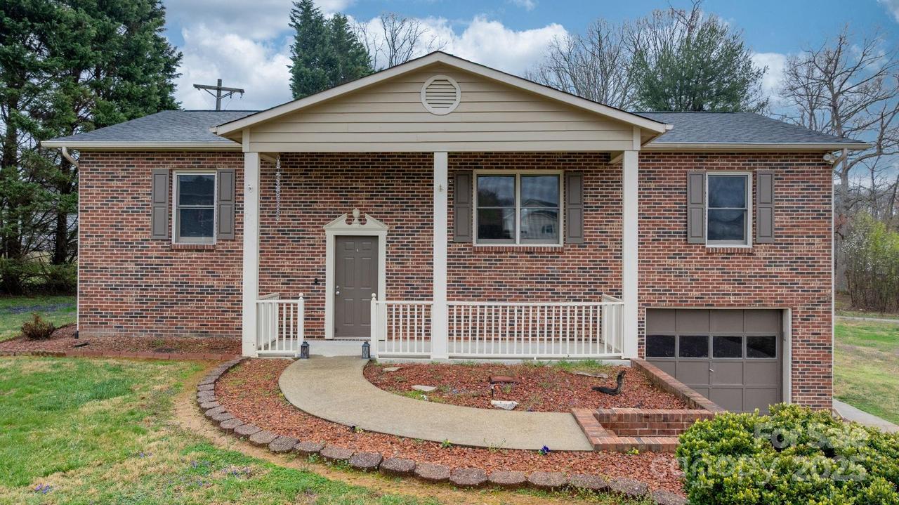 2711 Jordan Pl., Hudson, NC 28638