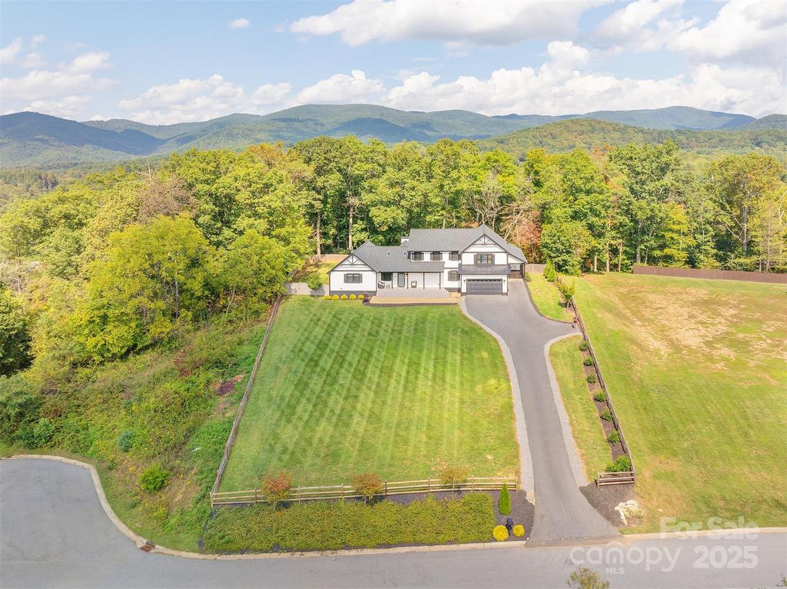 45 Erin Glen Ct., Fairview, NC 28730