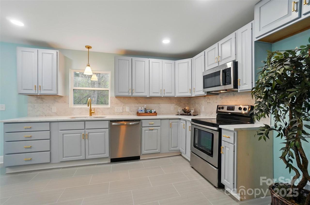220 E Bell St. #7, Statesville, NC 28677