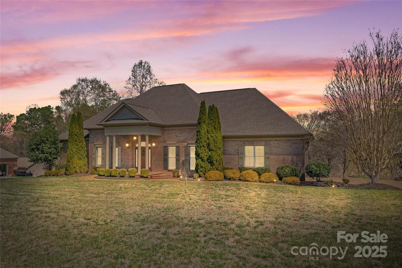 132 Patrick Ln., Mount Holly, NC 28120