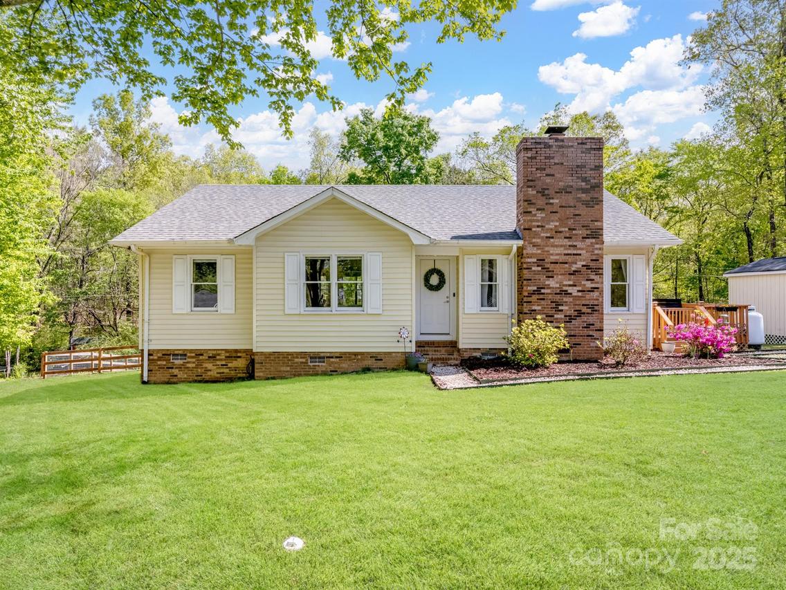 2707 Bobwhite Cir., Wingate, NC 28174