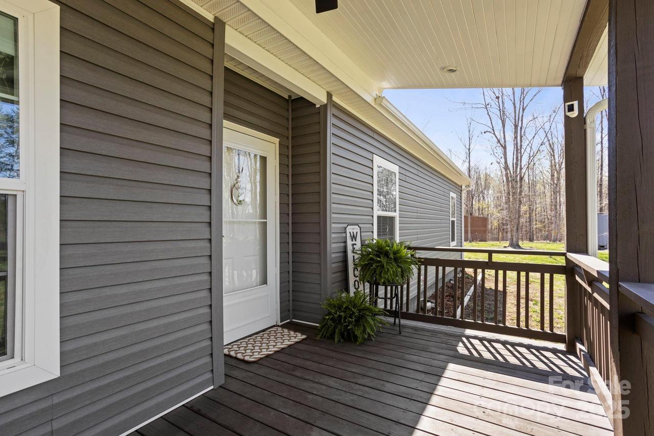 140 Vera Ln., Columbus, NC 28722