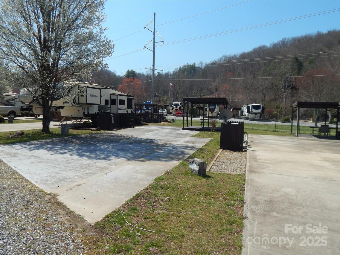 50 Timber Leaf Dr. #8, Sylva, NC 28779
