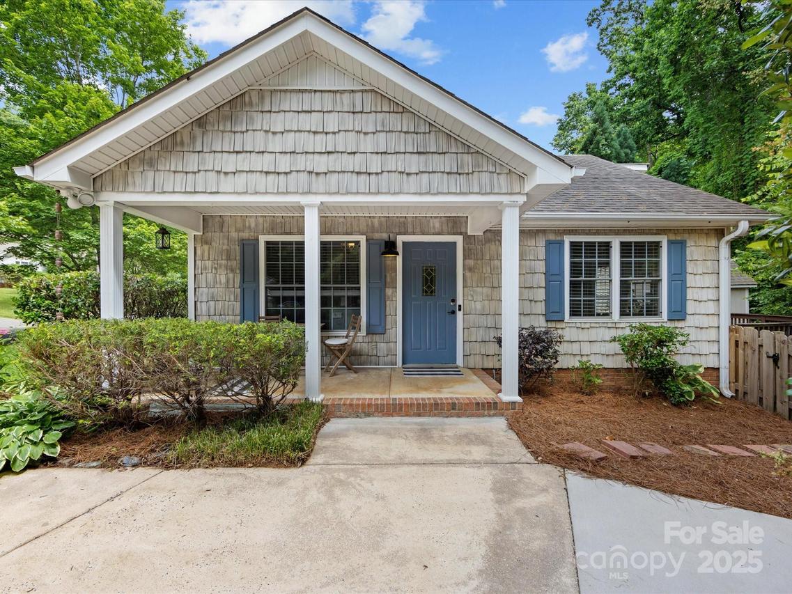 2214 Olde Chantilly Ct., Charlotte, NC 28205