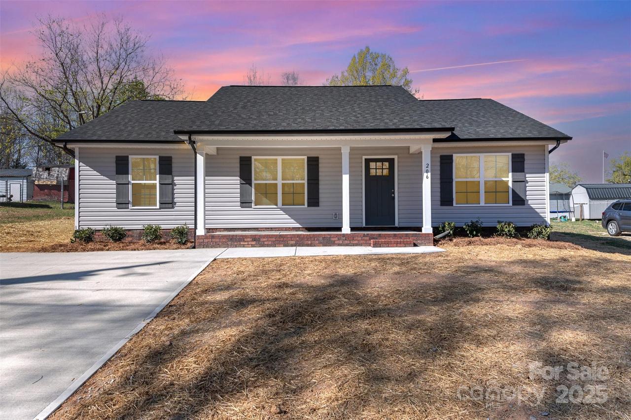 206 W 19th St., Kannapolis, NC 28081