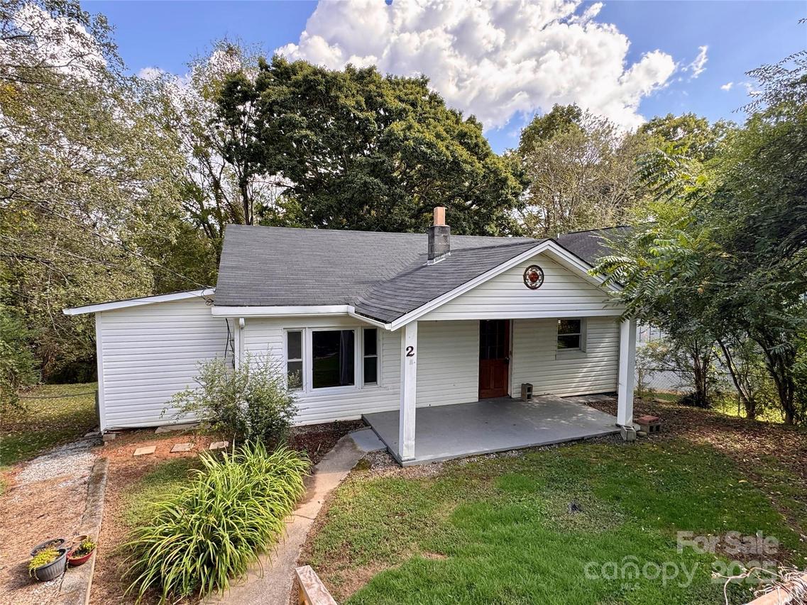 2 Evergreen Ave., Asheville, NC 28806