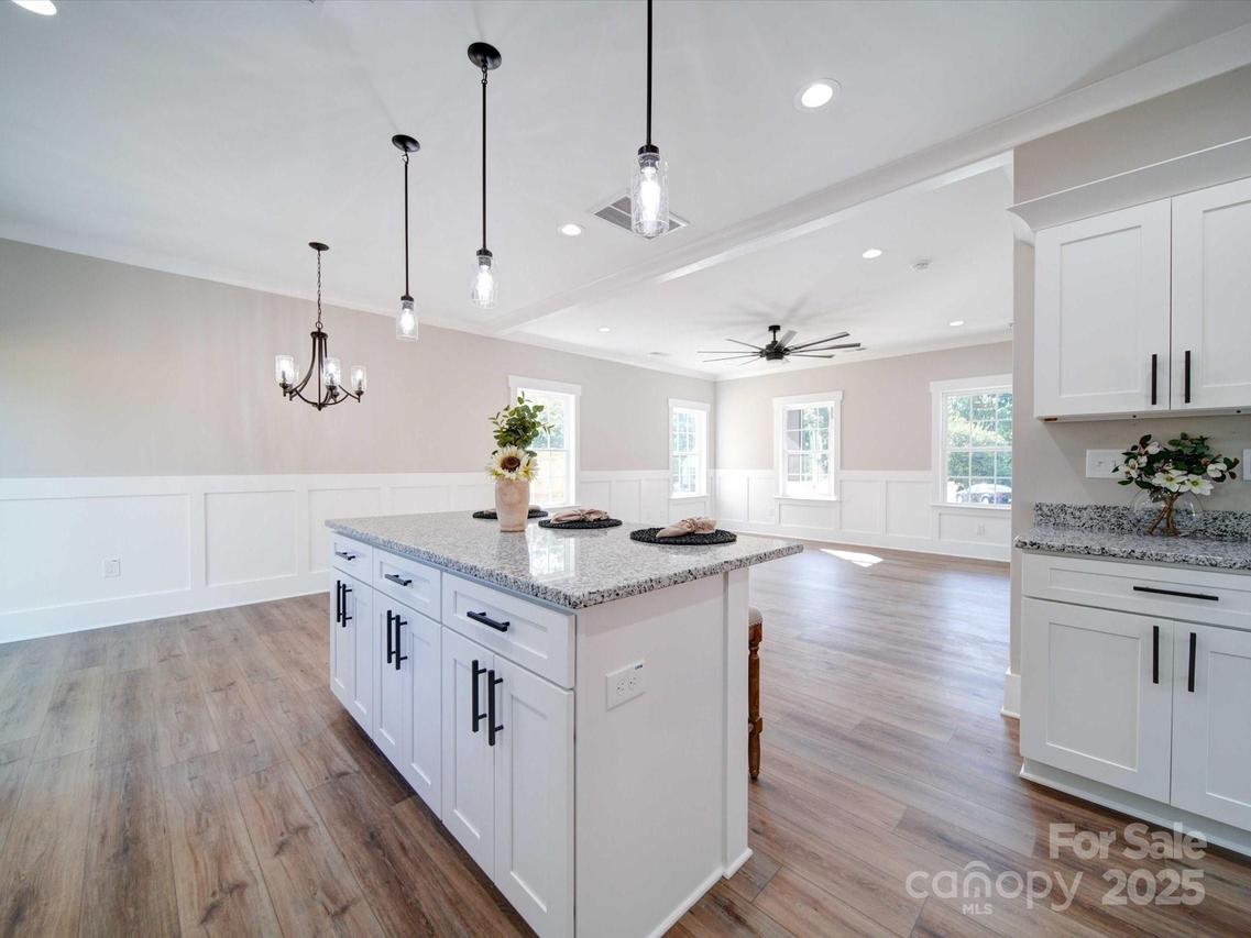 4731 Whispering Oaks Dr., Charlotte, NC 28213