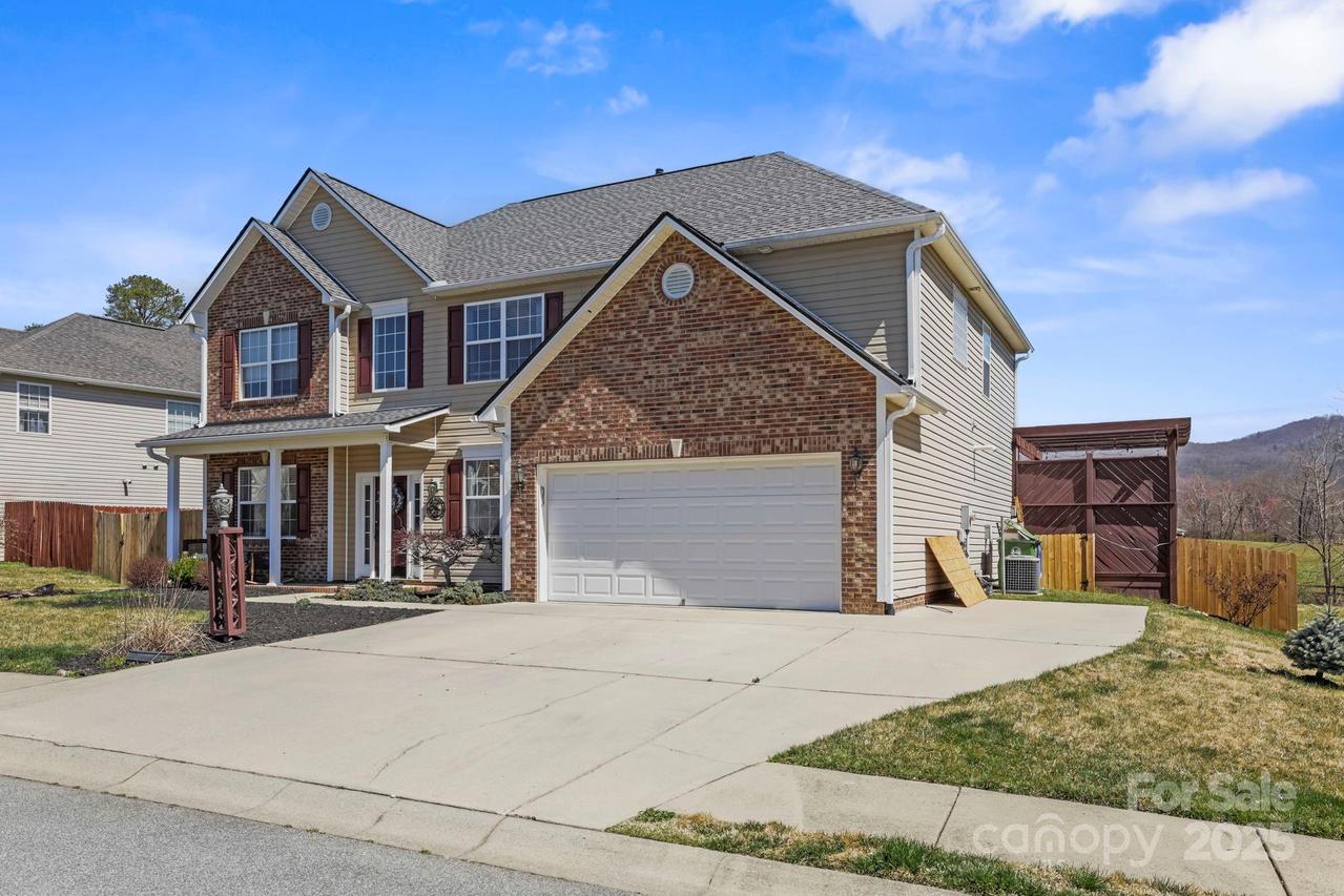 243 Wildbriar Rd., Fletcher, NC 28732