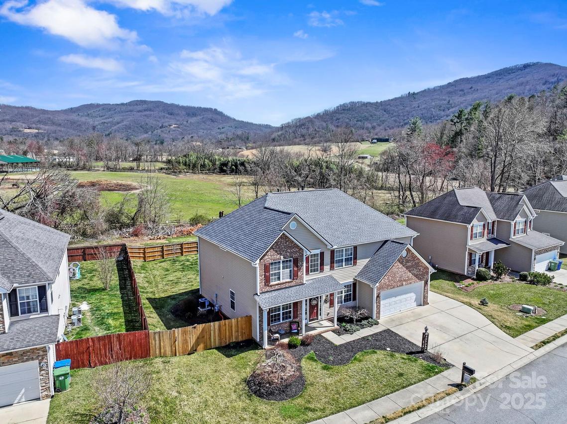 243 Wildbriar Rd., Fletcher, NC 28732
