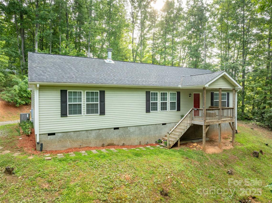 61 Evelyn Acres Dr., Asheville, NC 28806