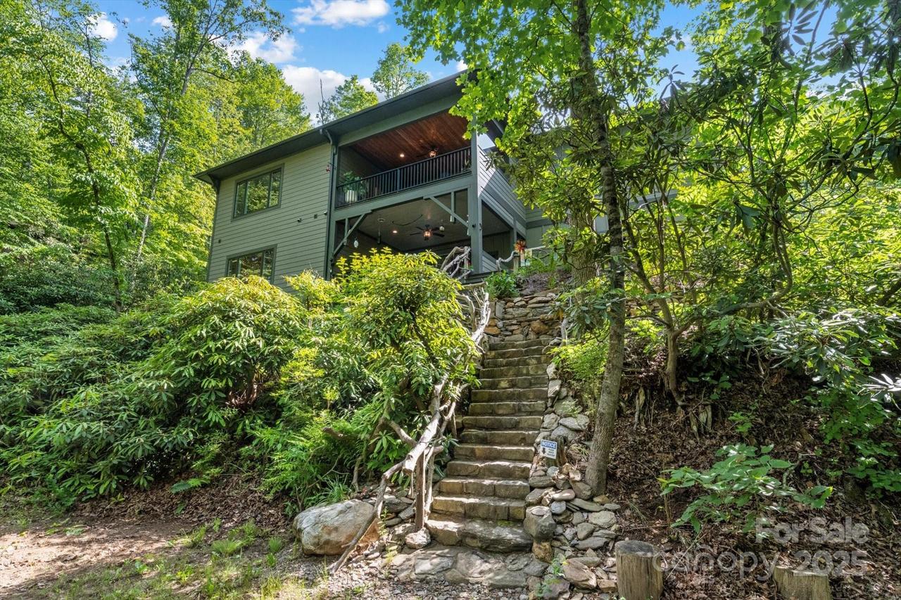 45 Mountain View Rd., Black Mountain, NC 28711
