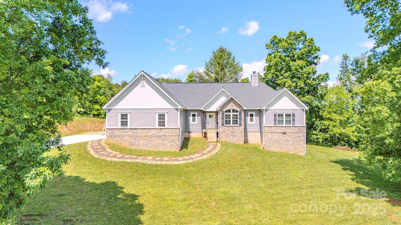 21 Willie Ln., Weaverville, NC 28787