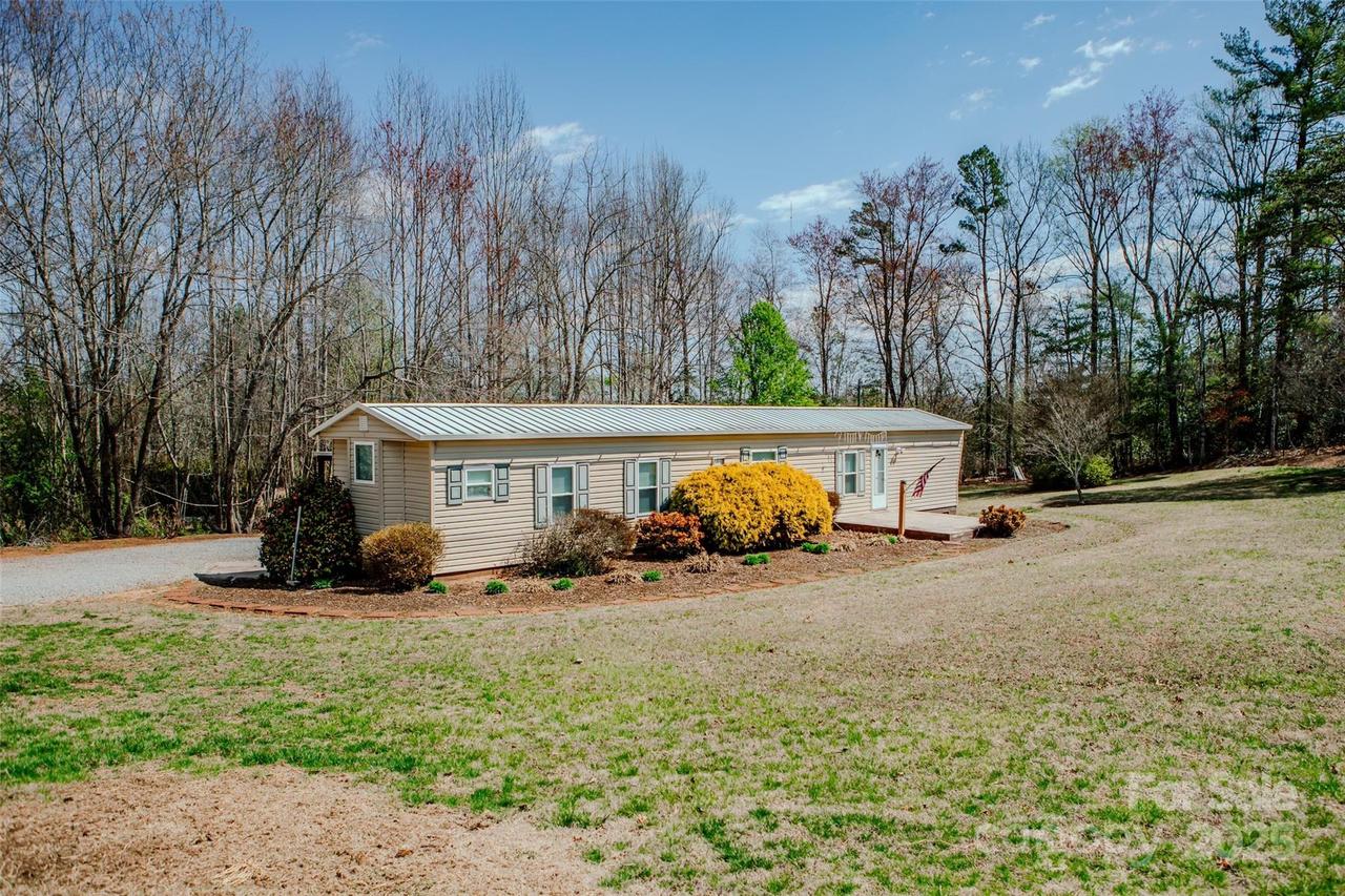 717 Pine Mountain Rd., Hudson, NC 28638