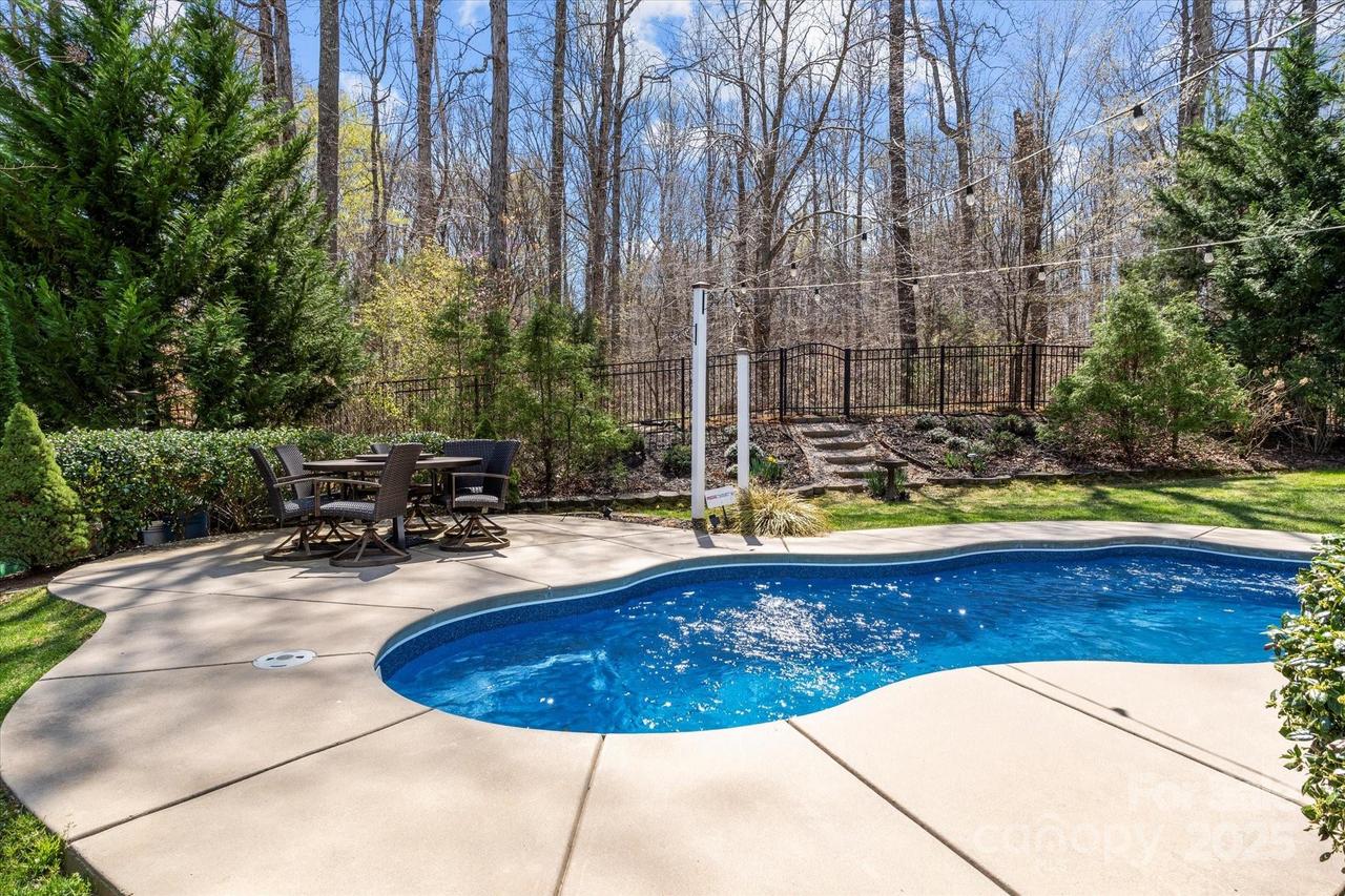 270 Almora Loop, Mooresville, NC 28115