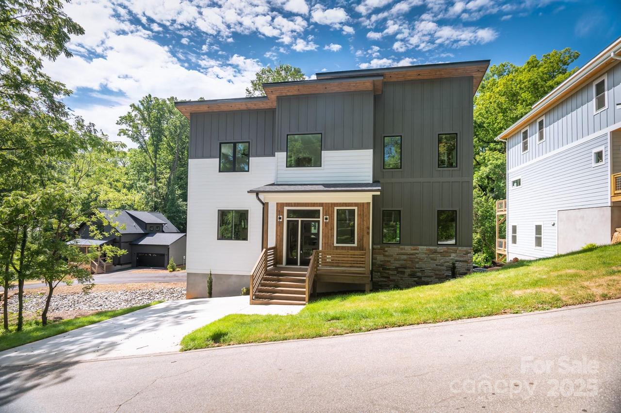 96 Craggy Ave., Asheville, NC 28806