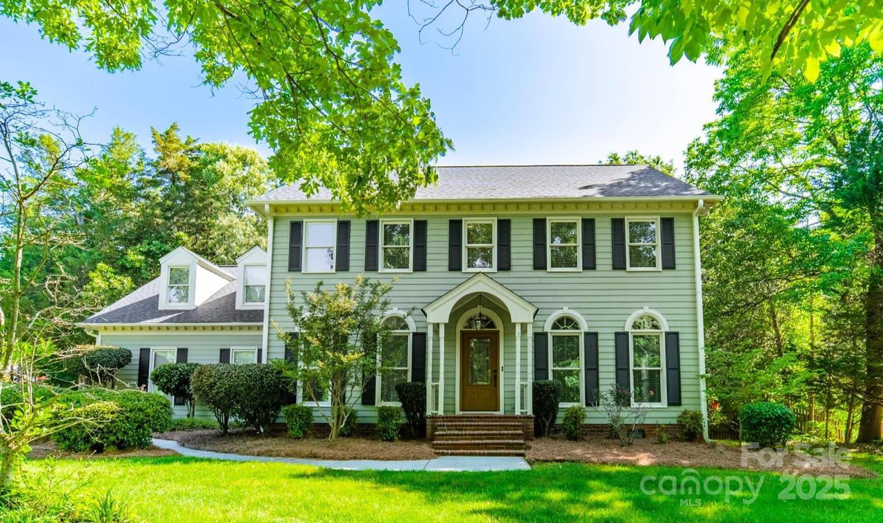 5232 Silchester Ln., Charlotte, NC 28215