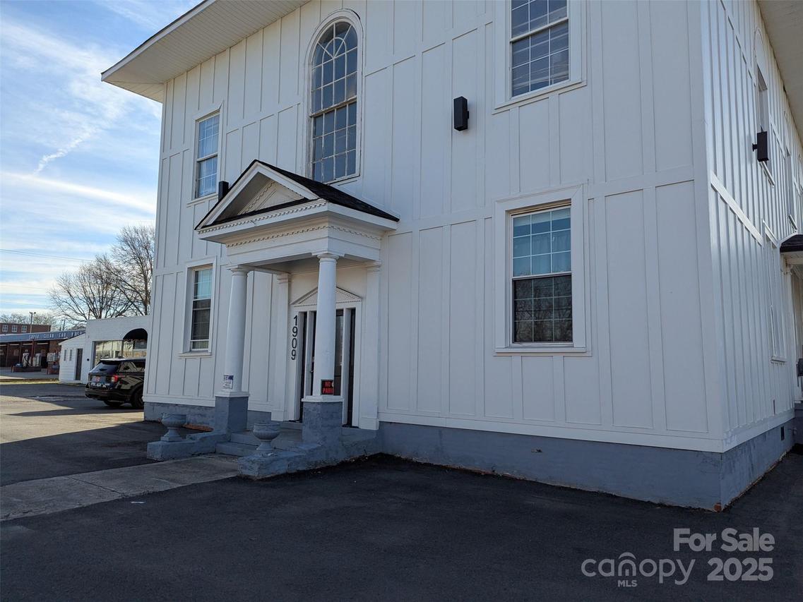 1909 E Ozark Ave., Gastonia, NC 28054