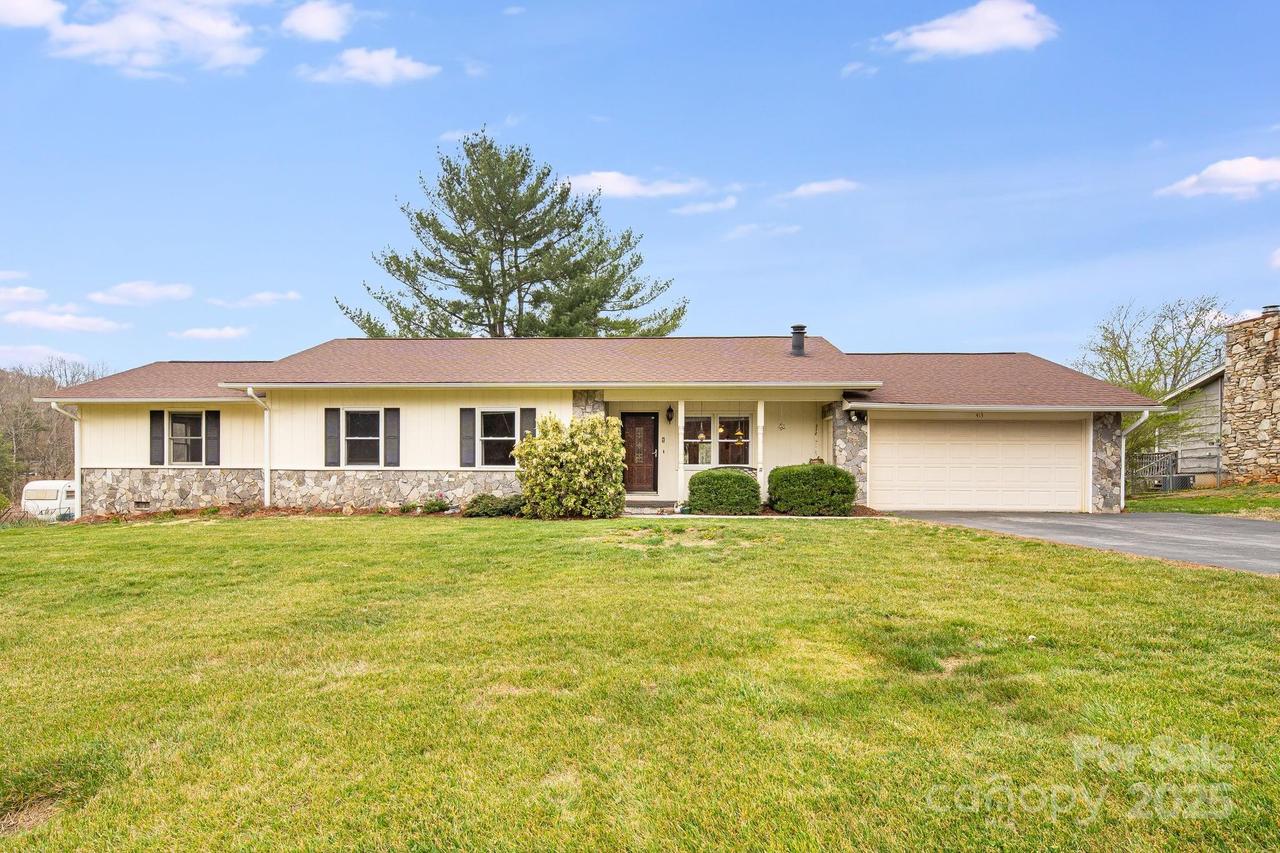 413 Morgan Rd., Candler, NC 28715