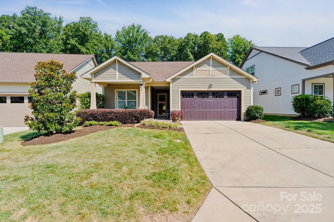 650 Tallulah Falls Dr., Denver, NC 28037