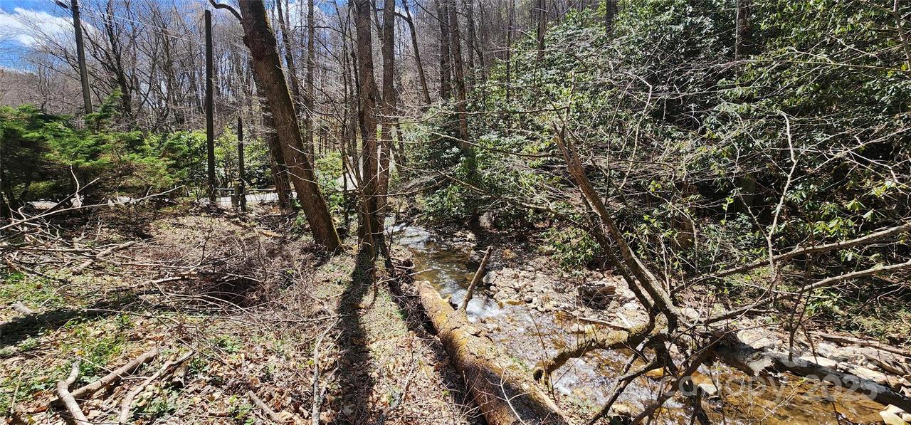 24 Village Ln., Waynesville, NC 28786