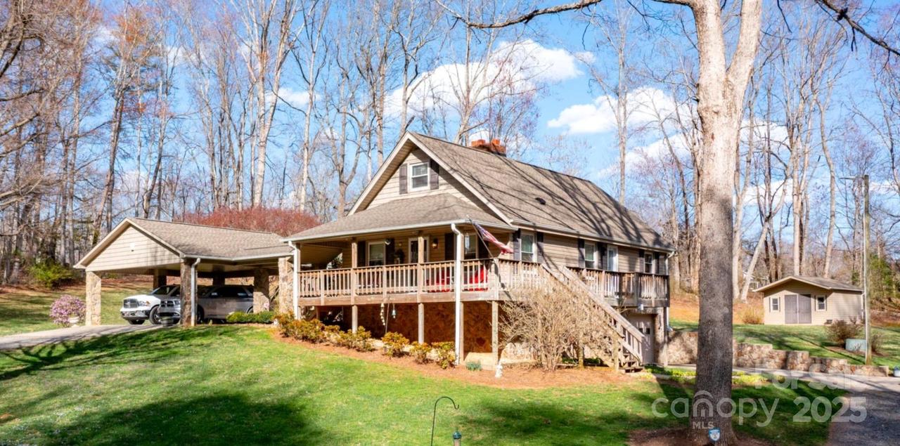 152 Holiday Ln., Mount Airy, NC 27030