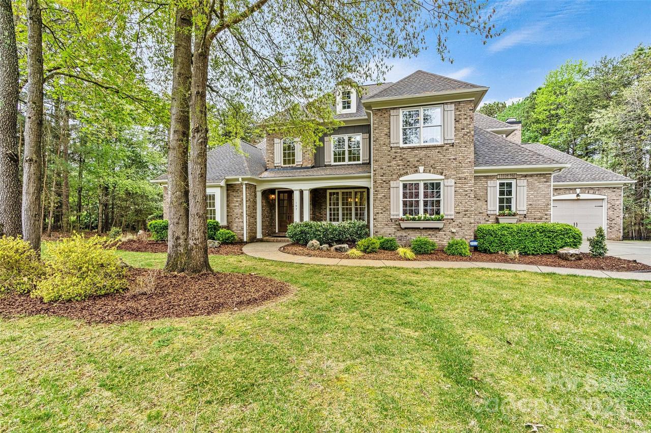 107 Bare Foot Ln., Mooresville, NC 28117