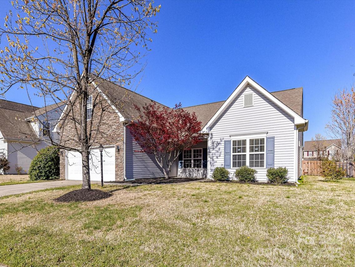 15506 Lakepoint Forest Dr., Charlotte, NC 28278