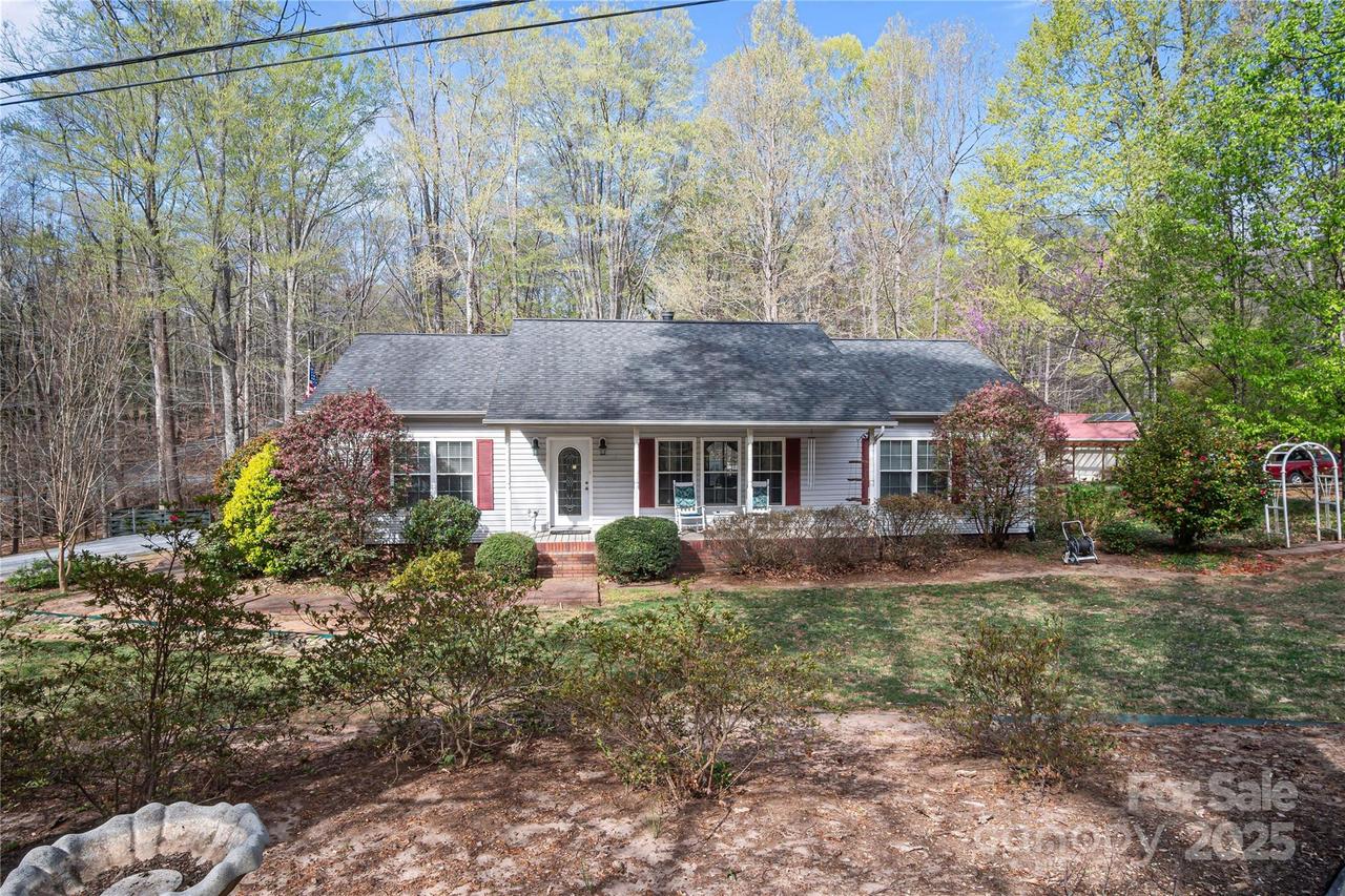 595 Houston Rd., Columbus, NC 28722