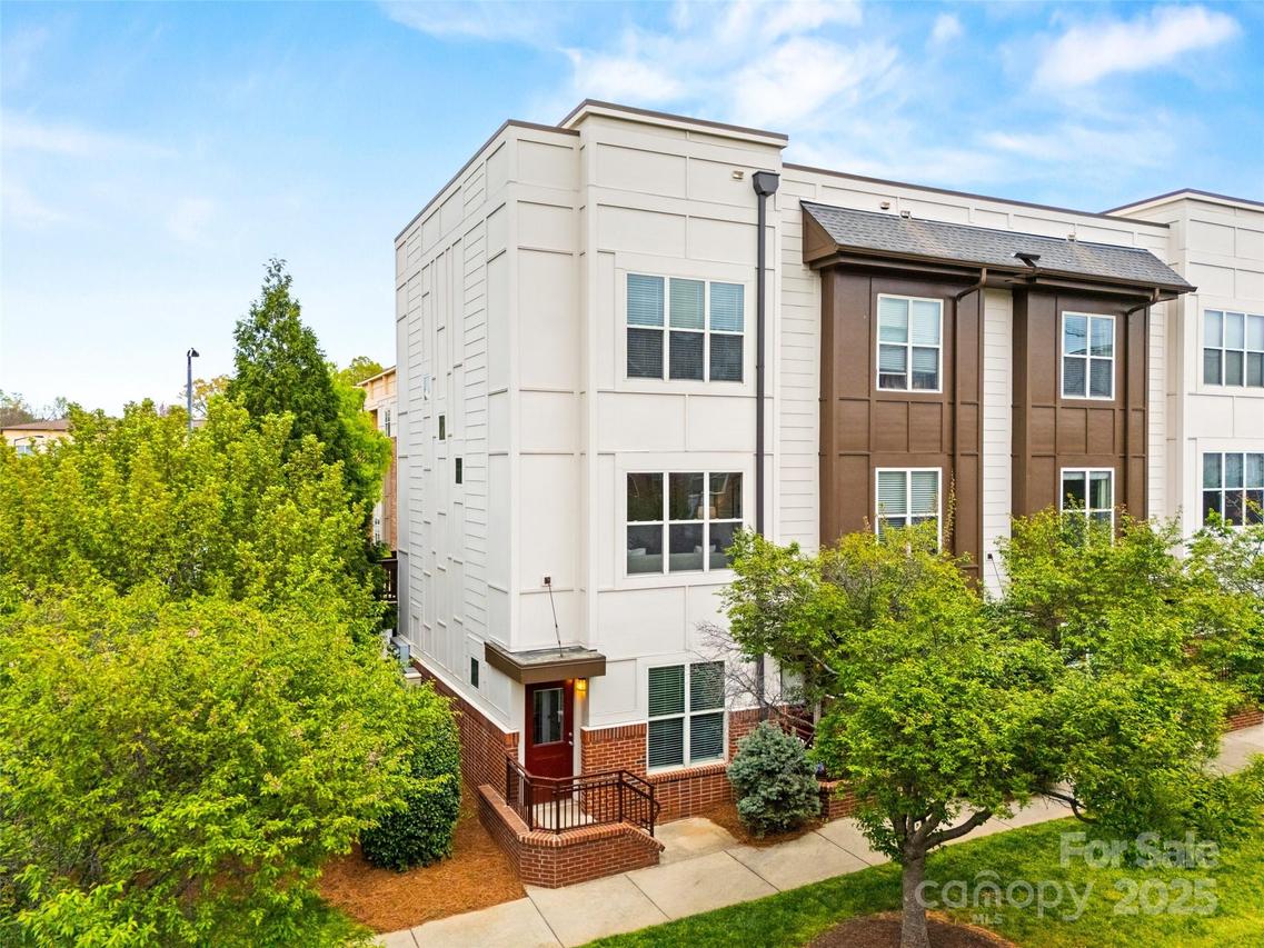 837 Seigle Point Dr., Charlotte, NC 28204