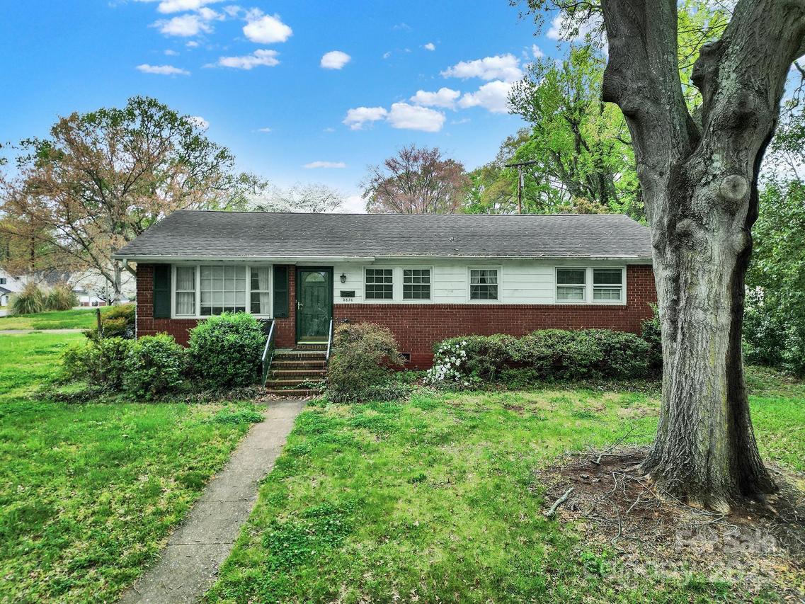 5876 Wedgewood Dr., Charlotte, NC 28210