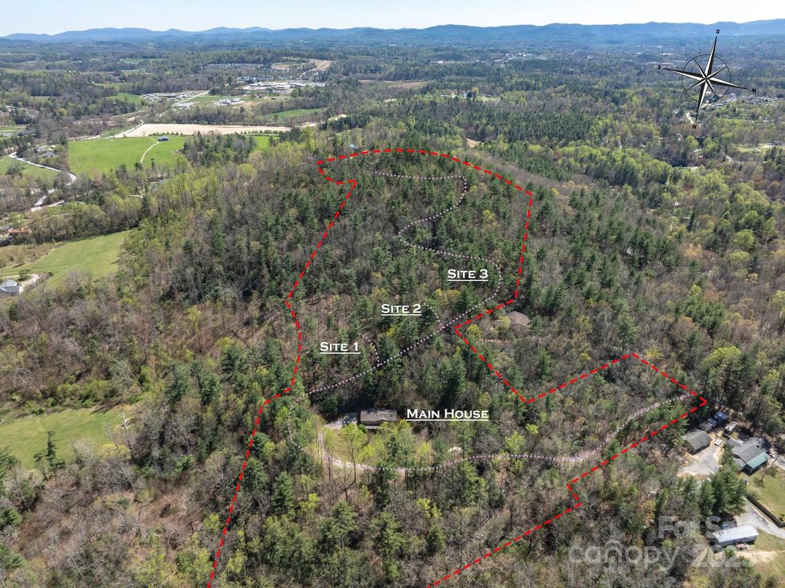 137 Onuska View Dr., Hendersonville, NC 28792