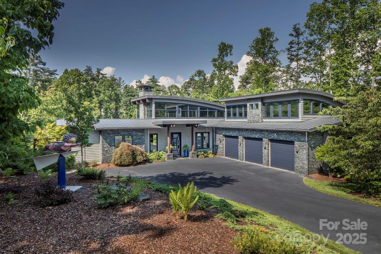 32 Brookline Dr., Asheville, NC 28803