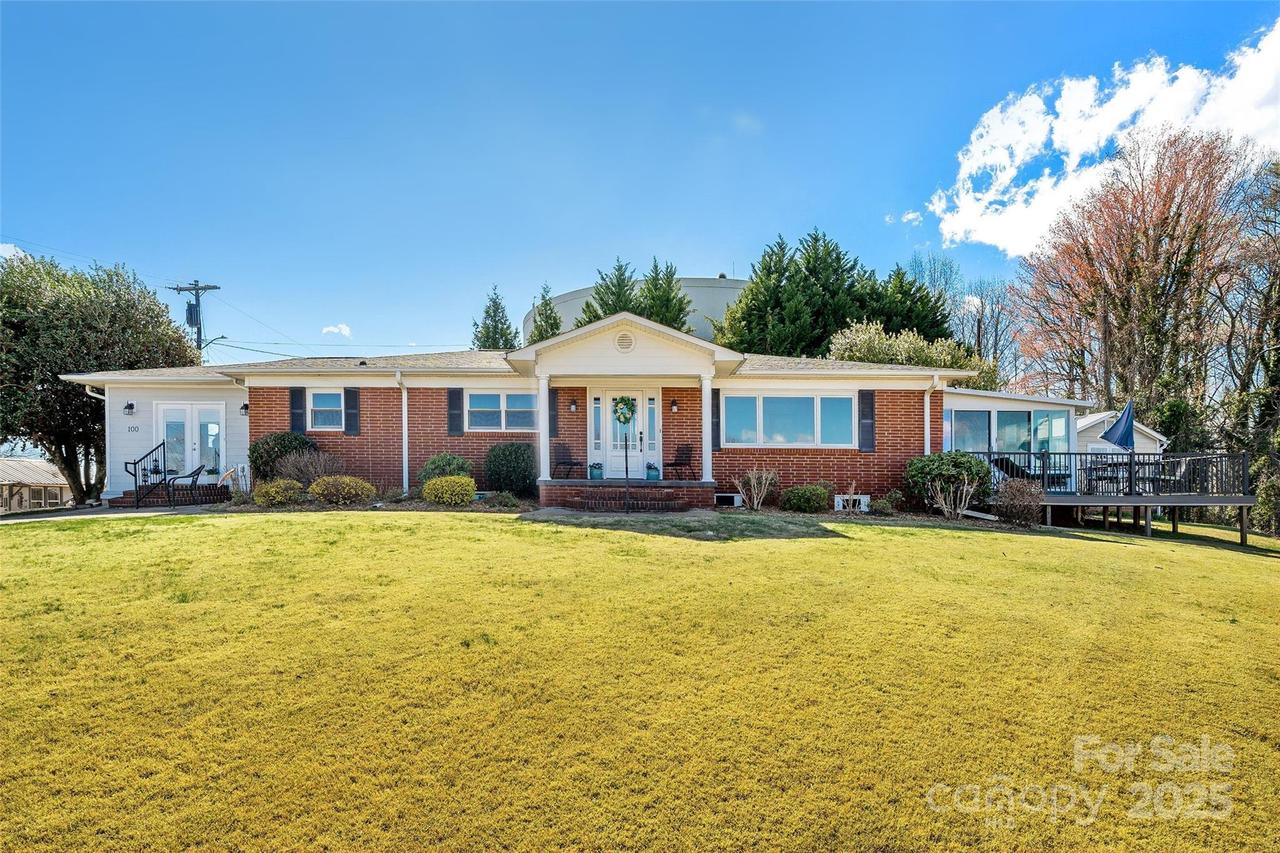 100 Summit St., Marion, NC 28752