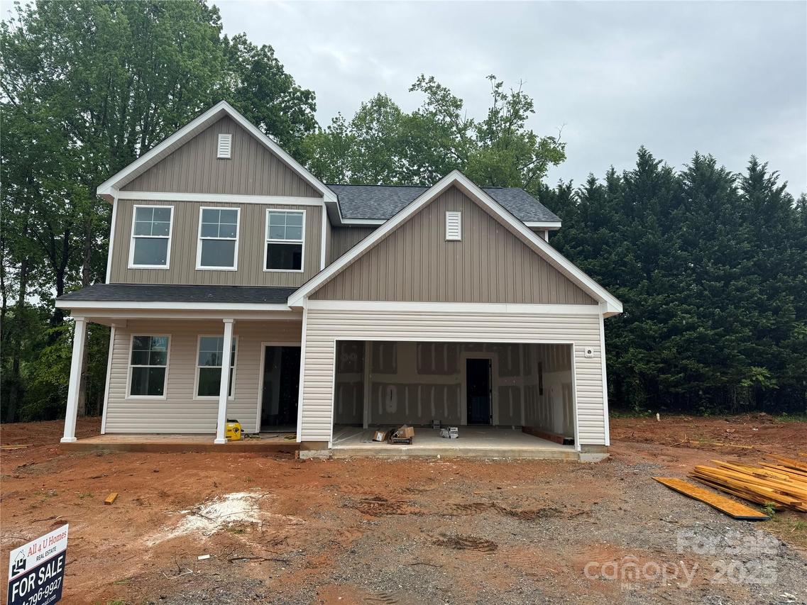 1216 Fall Day Cir., Lenoir, NC 28645