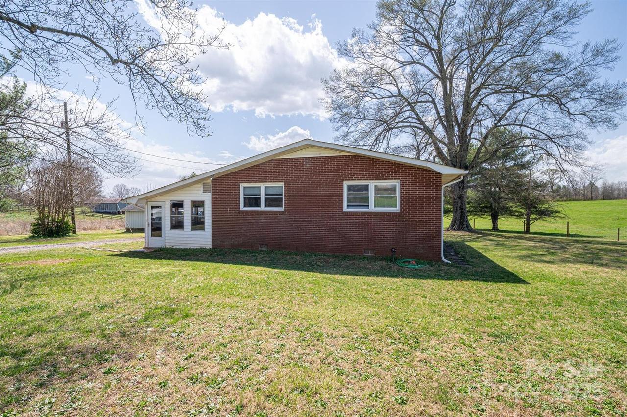 396 Tower Rd., Vale, NC 28168