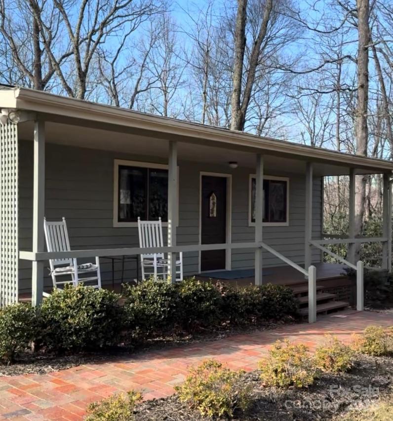 379 High Ridge Rd., Little Switzerland, NC 28752
