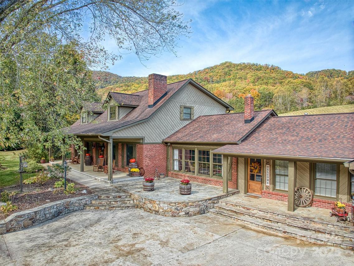 356 Curtis Creek Rd., Candler, NC 28715