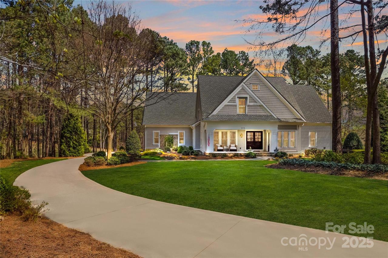 115 Brawley Harbor Pl., Mooresville, NC 28117