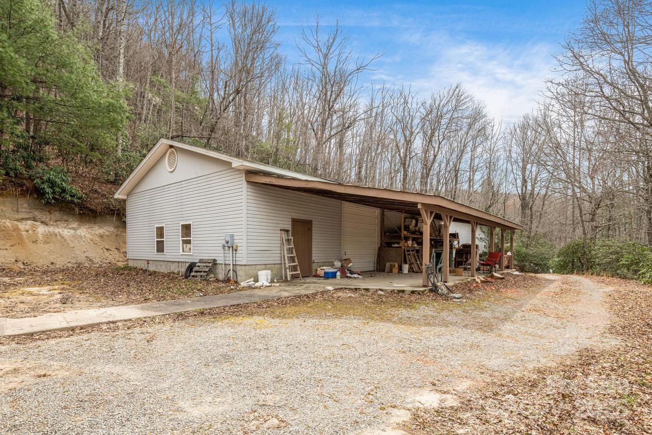 5389 Cascade Lake Rd., Cedar Mountain, NC 28718