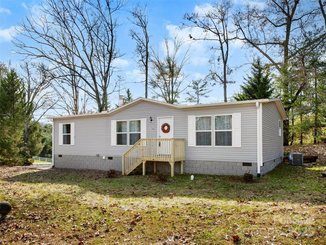 66 Drexel Rd., Hendersonville, NC 28739