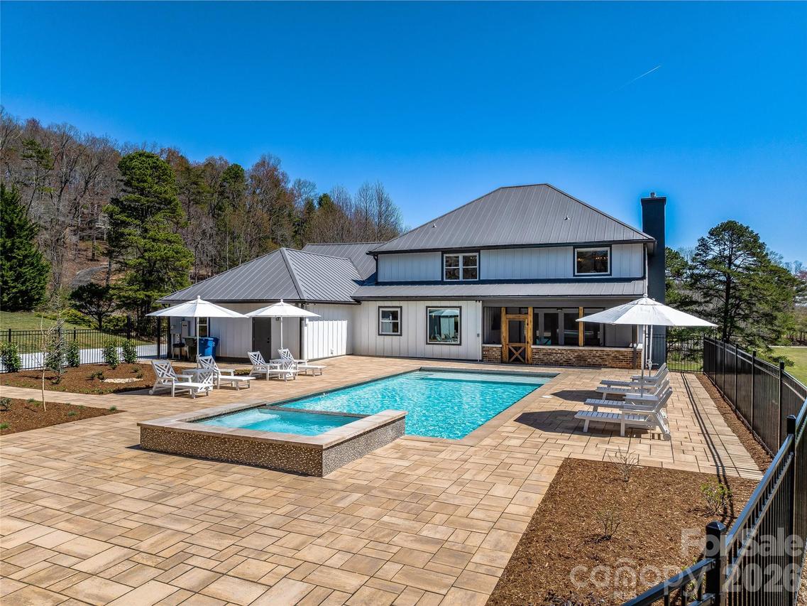 59 W Bradford Hill Rd., Mills River, NC 28759