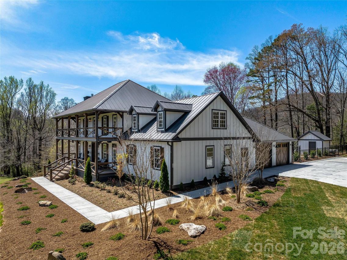 59 W Bradford Hill Rd., Mills River, NC 28759