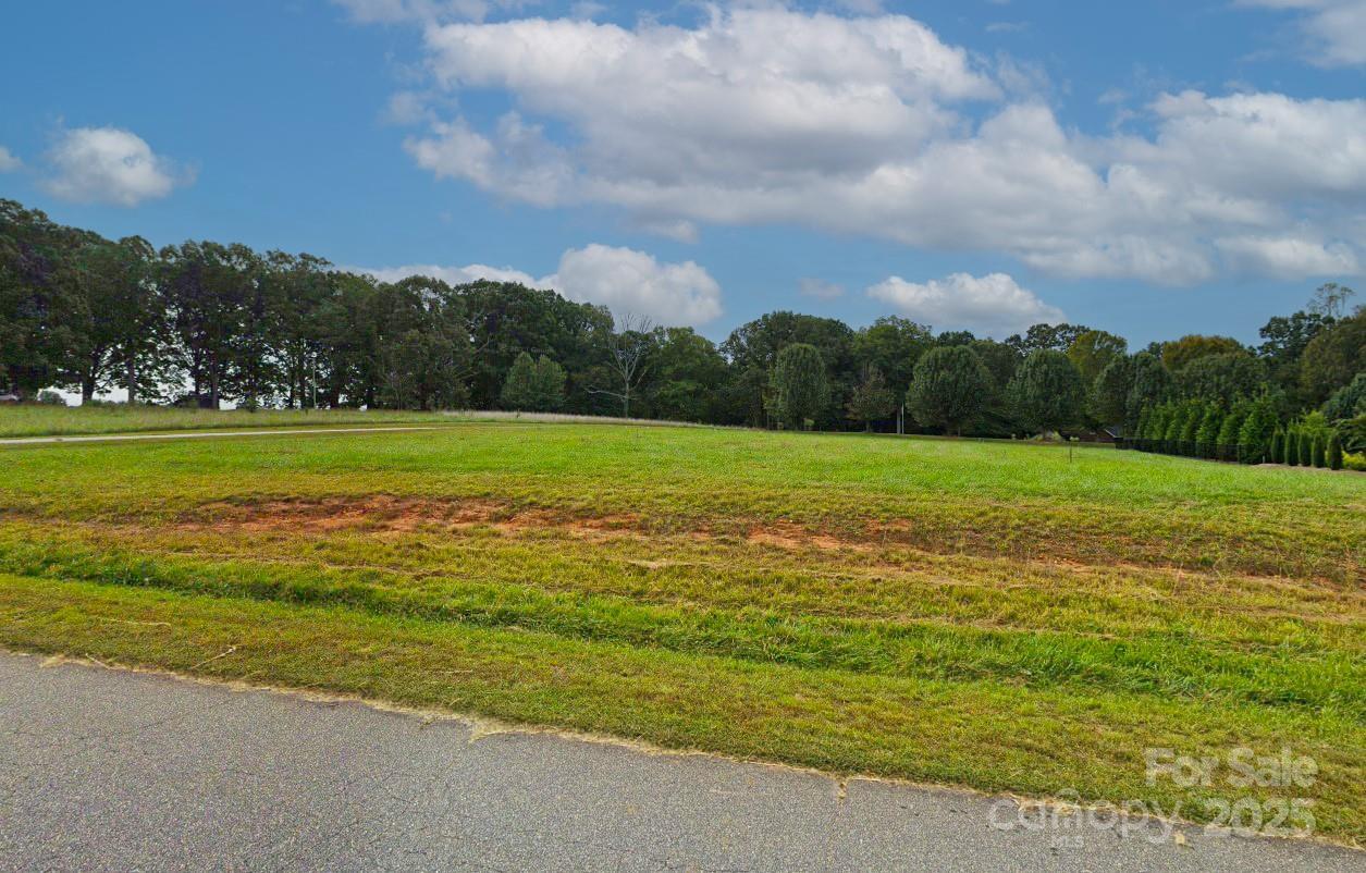 135 Carters Farm Dr., Statesville, NC 28625