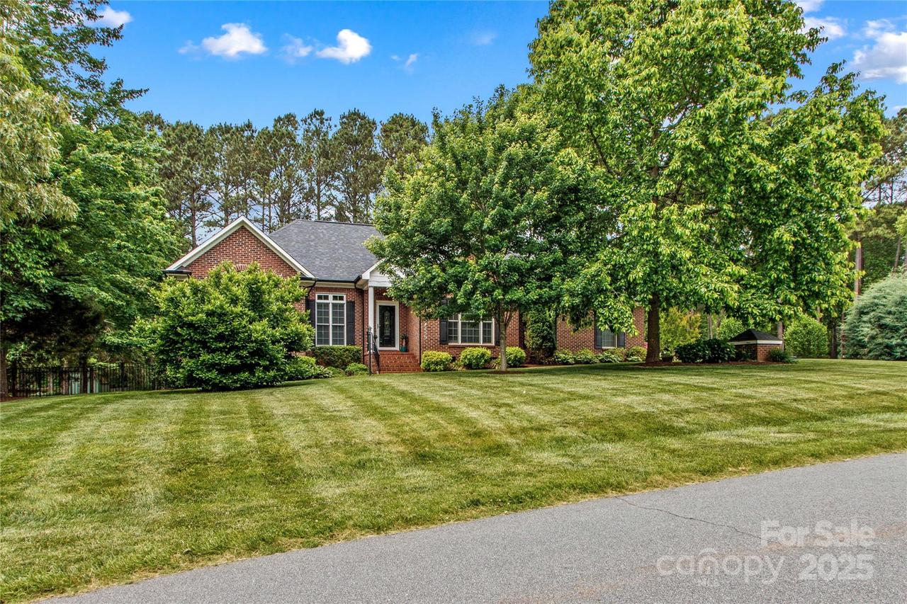 4159 Isle Of Pines Dr., Denver, NC 28037