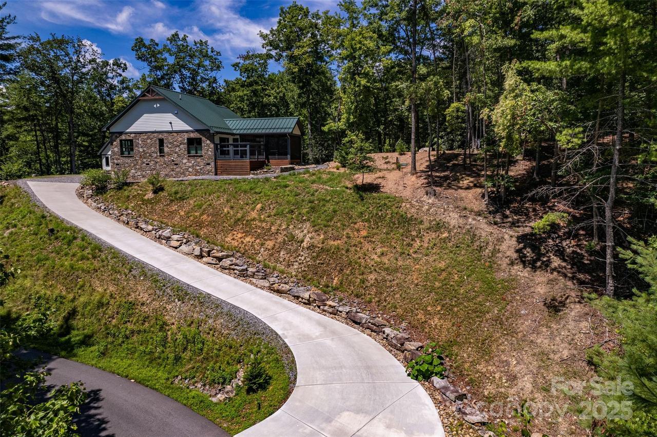 401 Moonbeam Crossing, Marshall, NC 28753