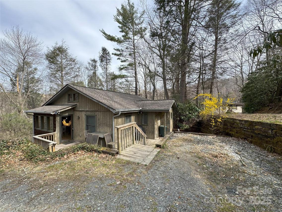205 Firefly Ln., Boone, NC 28607