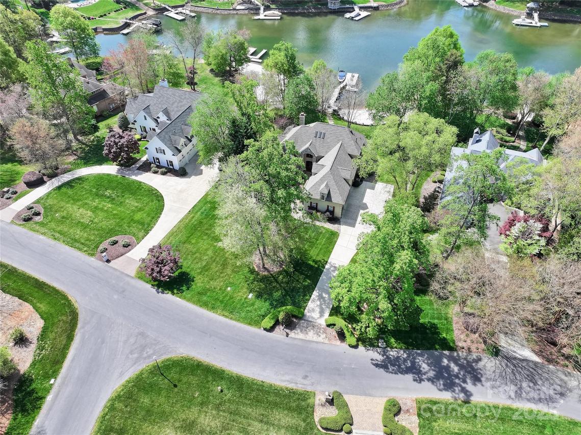 19040 Mary Ardrey Cir., Cornelius, NC 28031