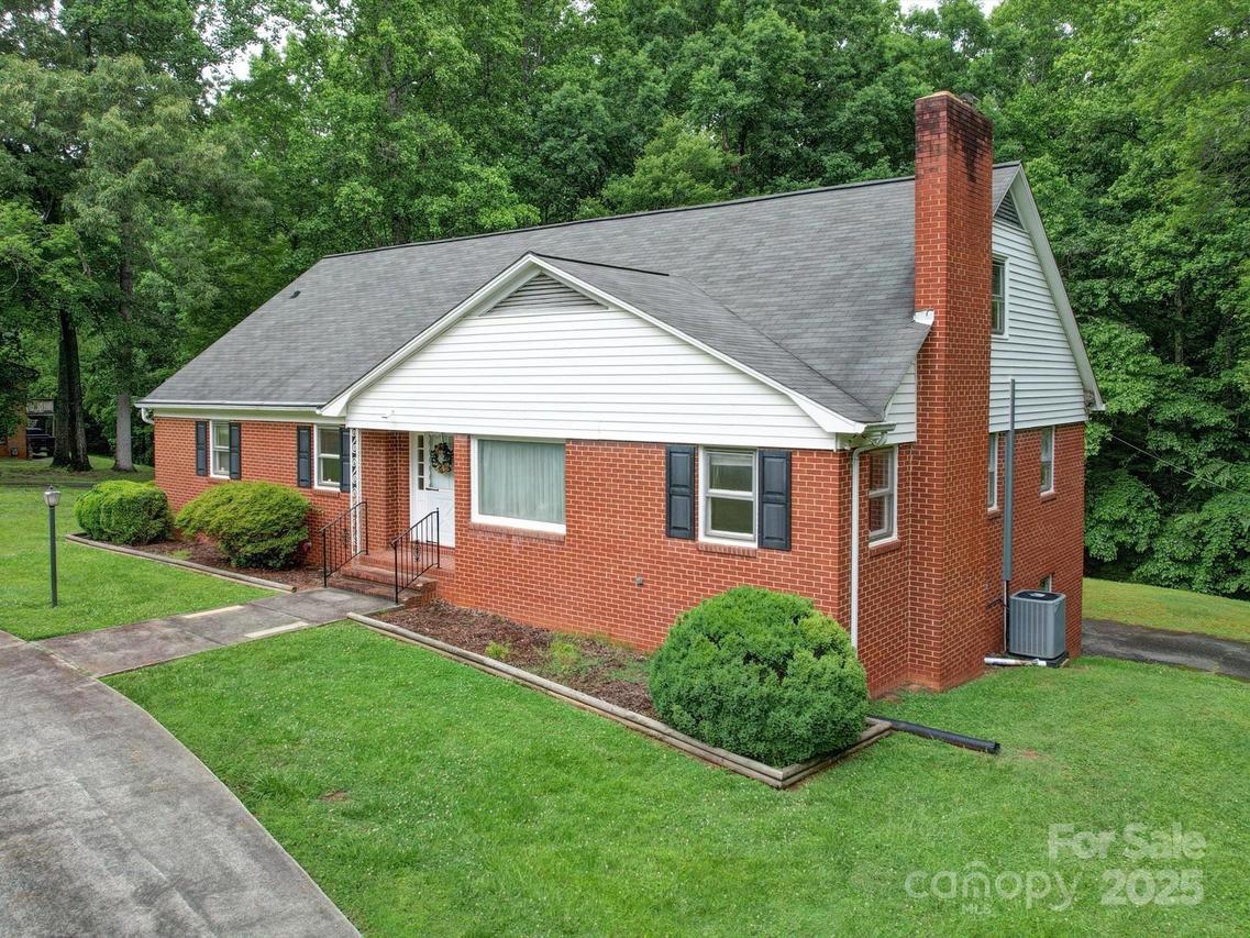 167 Cedar Ln., Troutman, NC 28166